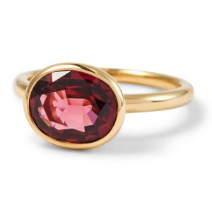 The Isabella (Oval Cut Rhodolite Garnet in Solid 18ct Gold)